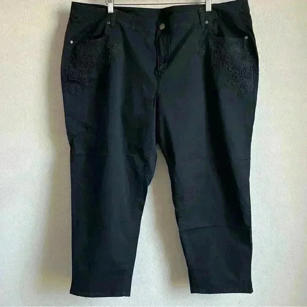 Lane Bryant Black Twill Tapered Ankle Pants Embroidered Lace Pocket Detail Sz 24
